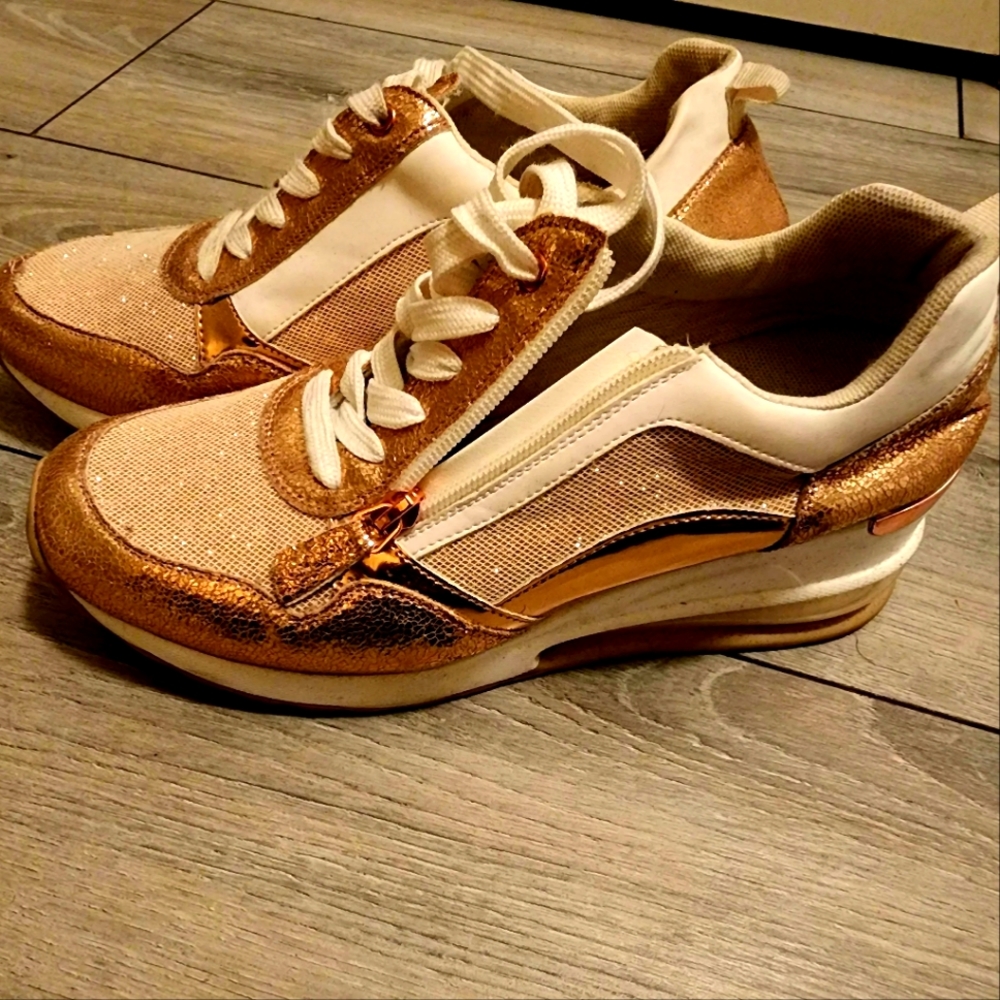 Steve Madden raised glitter shoes
